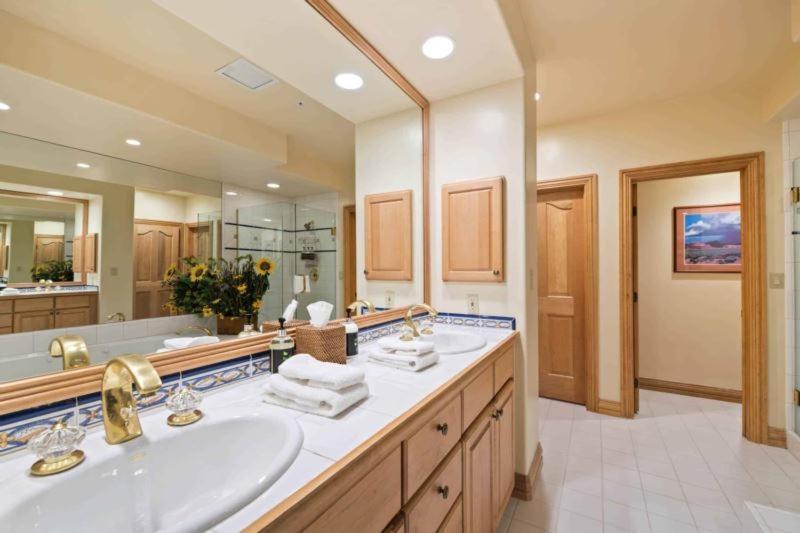 Апартаменти Oxford Court 403 By East West Hospitality Бівер-Крік Екстер'єр фото